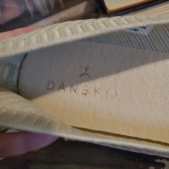 Danskin Hope knit Slip-on Ballet Flats Vegan Memory Foam Comfort Shoes US W10 - Picture 8 of 9